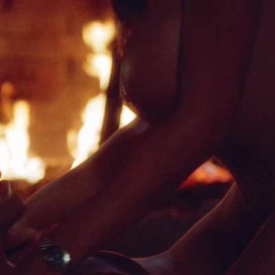 Shae Marks and her very 90s look in 