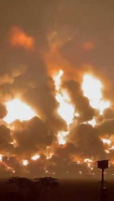 Second biggest oil refinery in Indramayu, Indonesia exploded last night. 4 people reportedly injured and 700 people are evacuated