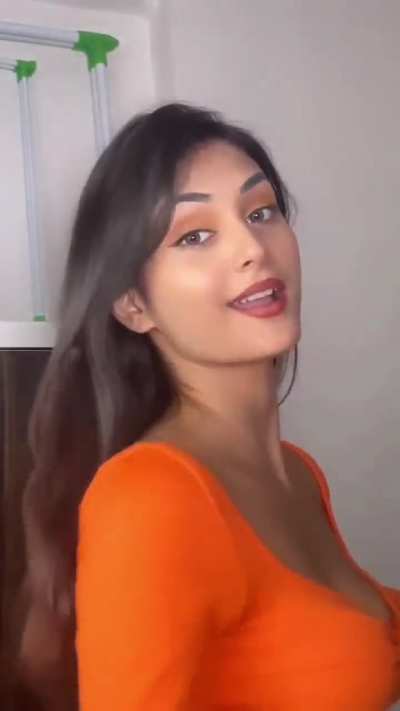 Dusky but we would admire such beautiful Divas under our toe to use optimum level. 💦