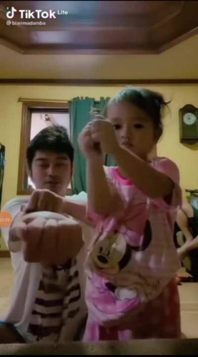 Hindi ka talaga titigil kakatawa mo dito..🤣🤣