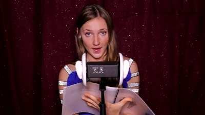 Pretty Boy performed by Violet Knight 😍