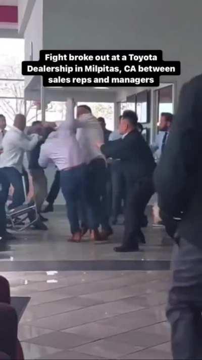 Times Are Rough For Car Sales Like At This Car Toyota Dealership in CA!