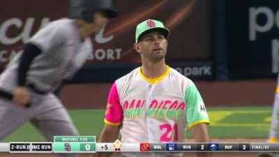 [Highlight] Charlie Blackmon sends a rocket to right field to make it 4-0 Rockies