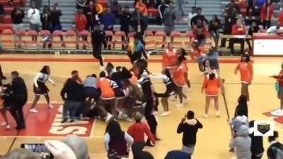 The cameraman foresaw everything.