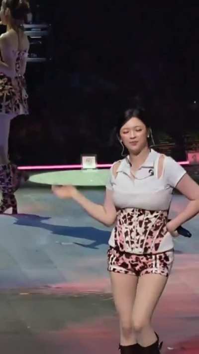 250928 - What Is Love? Jeongyeon of course!