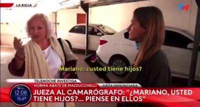 Engancharon a una jueza de La Rioja pidiendo coimas: 8 millones por una sucesión. Cuando la fueron a entrevistar amenazó a los hijos del camarografo.