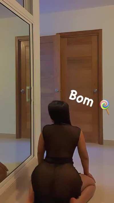 Cruz blanca moviendo el culo 🤤🤤🤤