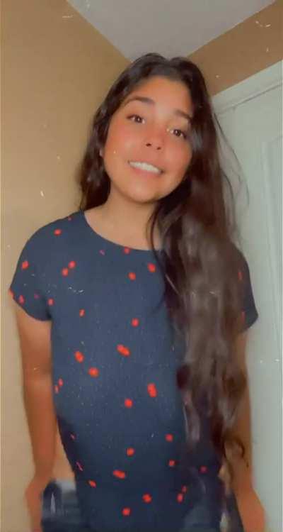 I&rsquo;m a curvy Latina, Smash or pass? Be honest!