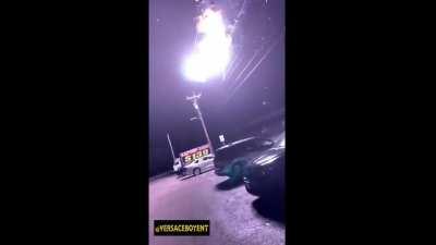 Sett and Assphelios celebrating their double kill bot when Queenvelynn comes in to try and seduce the daddy one more time 🥵