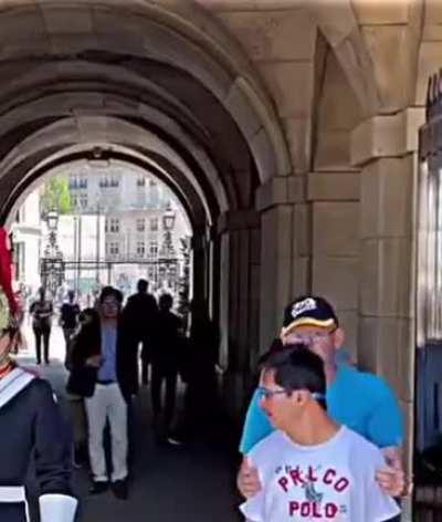 King's Guard violates protocol.