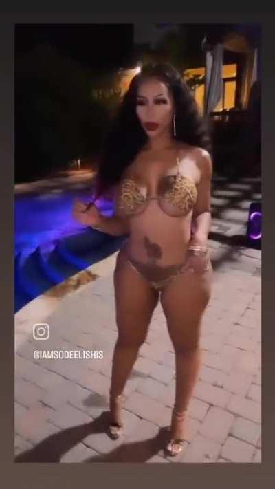 Chandra Davis aka Deelishis (Flavor of Love season 2)