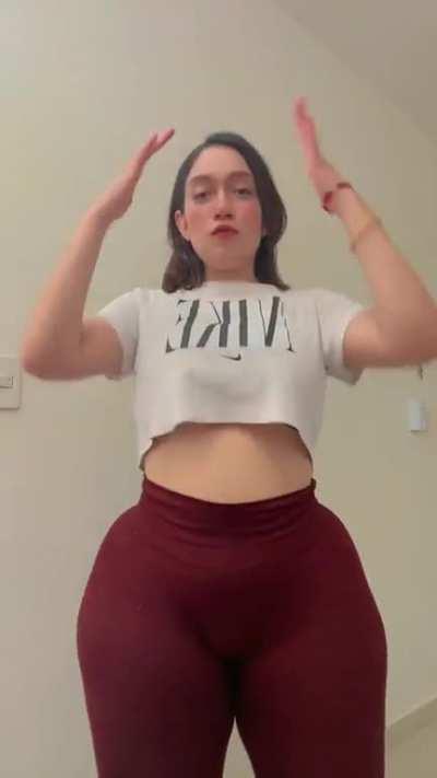 tiki tiki with the jiggly booty 🤤