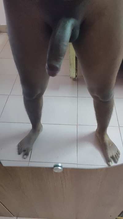 What do you think—size matters, or is it all about the confidence?(M)