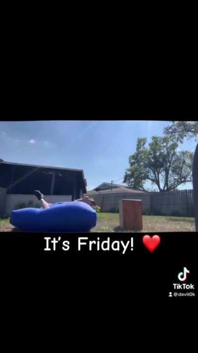 It’s Friday!!! Happy Friday!!! One of my favorite songs is Friday by Rebecca Black! Remember how much love they got for that song! ❤️ Hashbrown TGIF.