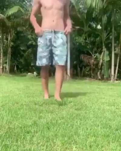 My mom recorded this and I cried omg I love her!! So wholesome