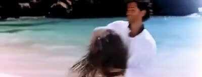 Ameesha Patel Grabbed and Enjoyed by Hrithik Roshan