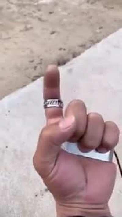 Soldered overlubed switch? Use this simple trick to evenly spread the lube in no time.