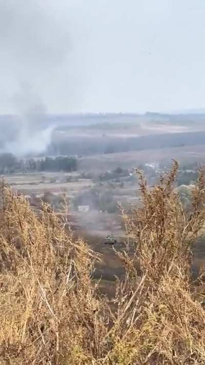 Ukrainian BMP-3 firing towards Russian positions near Bakhmut. April 2025