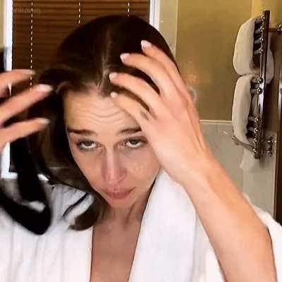 ‘One second sweetie… mommy needs to get herself ready for you and your friends’ Mommy Emilia Clarke