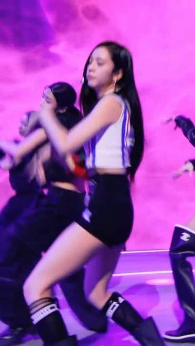 Jisoo is on another level this comeback 😍