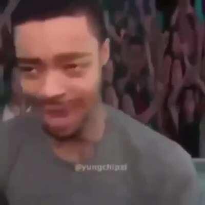 RIA, RIA IMEDIANTAMENTE POR FAVOR