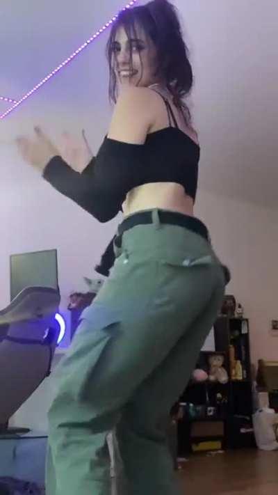 Alguien para sacarnos la leche con este pedazo de orto?