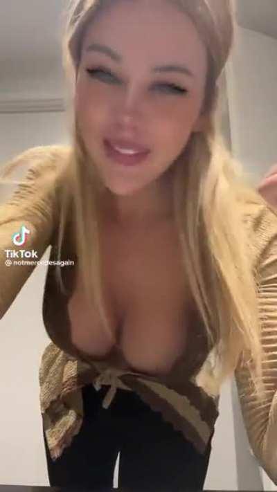 Milkers are strong (missmercedesblanche)