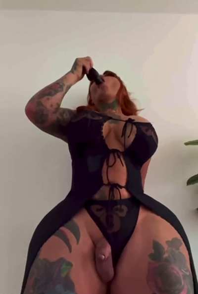 Massively busty Ebony🤤oh my😍