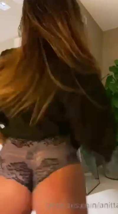 Anitta - OF