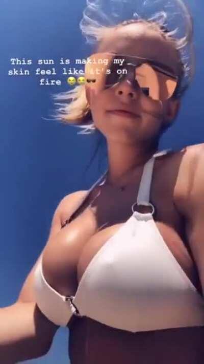 Sydney Sweeney making sure you get a good look