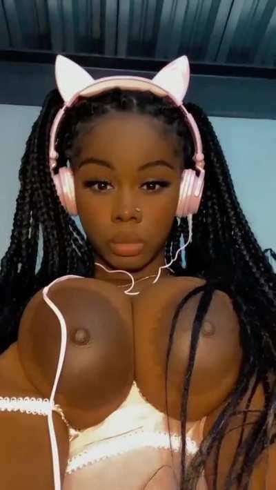 Do you like girls with tits like mine