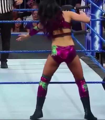 Wrestlers bouncing on the apron