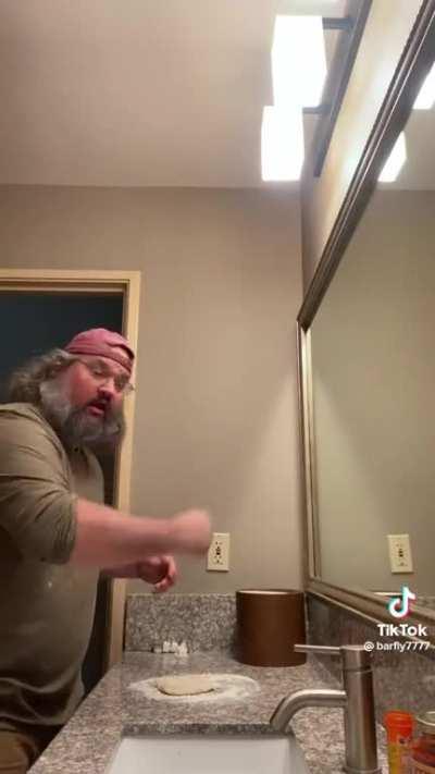 Don’t Let Travel Stop You! Make Some Hotel Pizza! 🍕