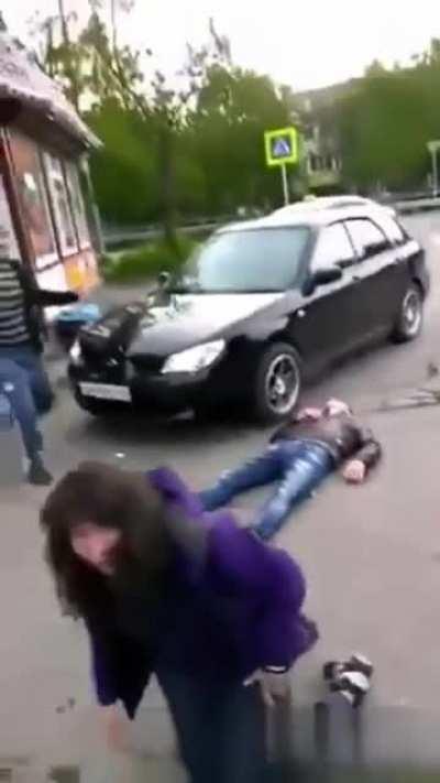 Russian Dude Drops Three People in Five Seconds