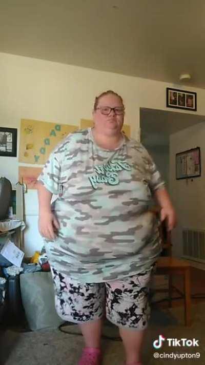 It’s not that she’s big it’s the half Assed dancing and bored look...