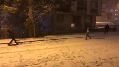 Snowball duel with a surprise ending