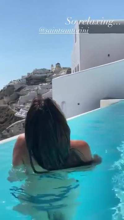 She's such a tease with her body