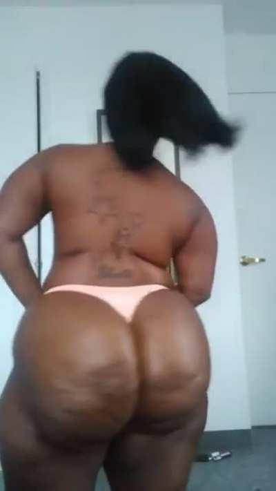 What are you gonna with this thick ass scarecrow wig wearing mf?