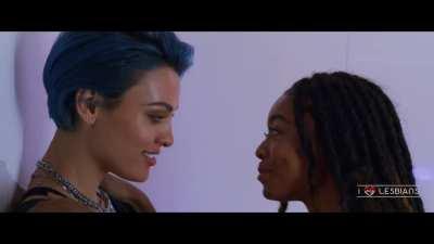 Wallis Day & Skai Jackson - 