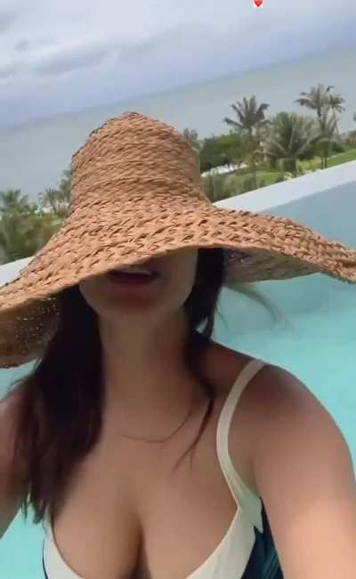 Neha sharma swimming enjoy so hot 🥵🤍💫✨️