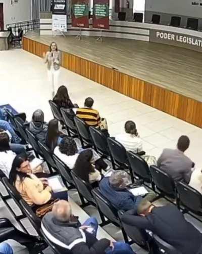 se eu vendo seu cozinho, se eu derrubo seu pinto...