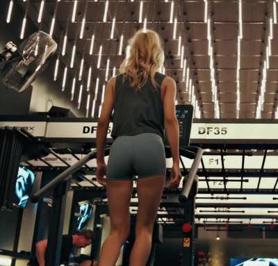 Birthday Booty: Michelle Randolph in Landman [S1E9-2025]