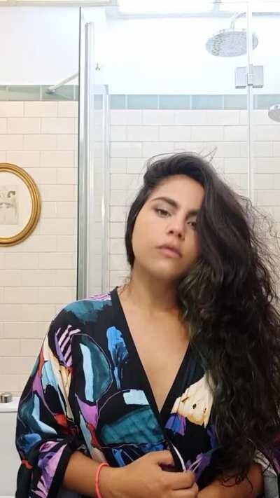 This is for all the strangers that have jerked off to my videos on the internet :)