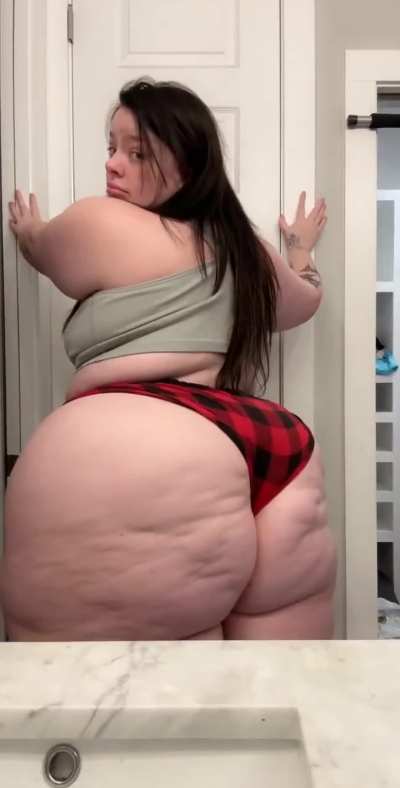 Be honest, is this attractive or too much cellulite?