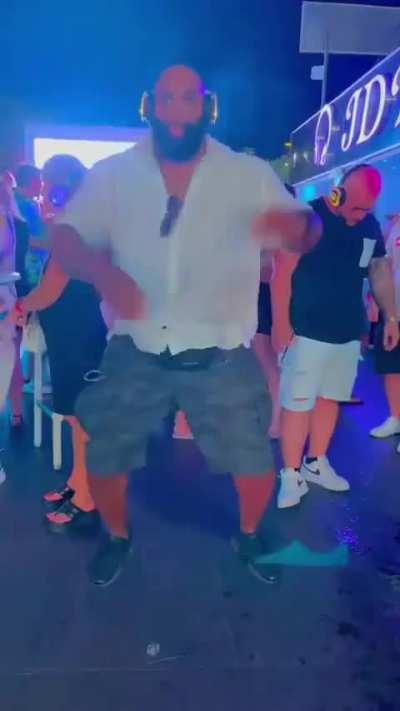 This dudes knocks your drink what do you do