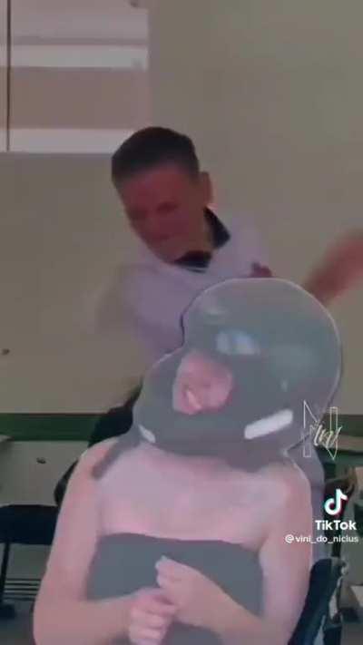 O editor acordou inspirado nesse dia.