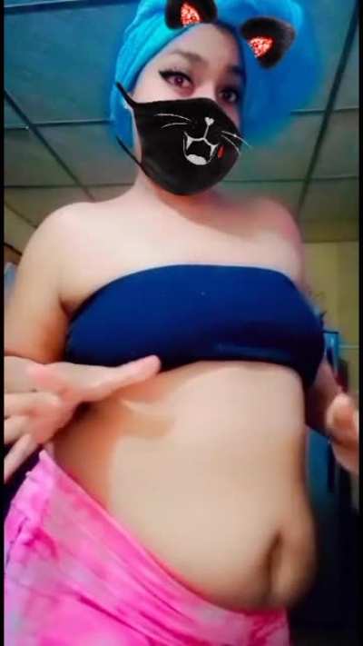 I have room for so much more 🐷 wanna fill me up?🍕🍔😋