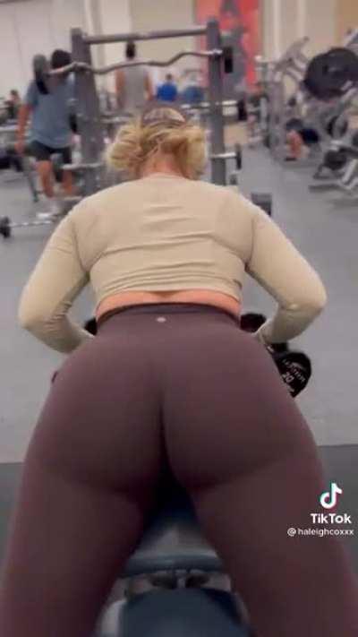 Giant ass pawg