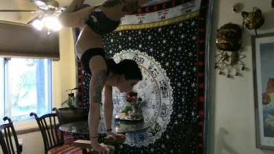 One of my favorite handbalancing/flexibility tricks! ☺