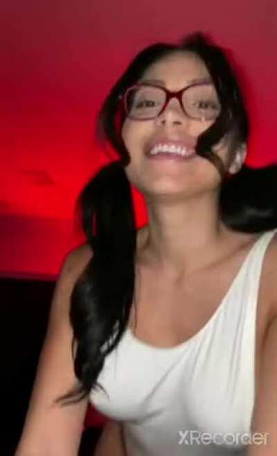 Grab 2GB Folder of her with BG sextapes in Comment👇👇